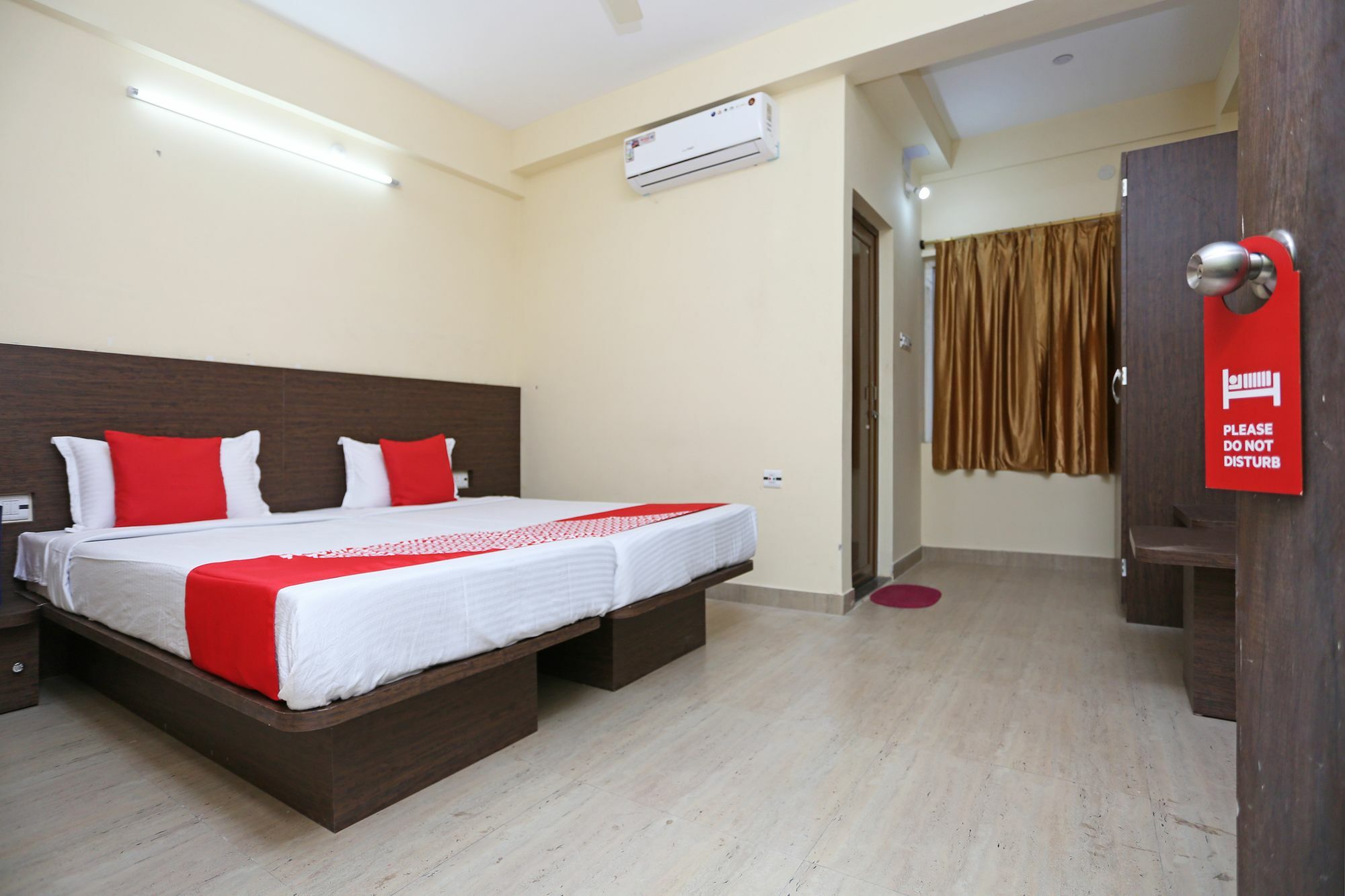 Oyo 11343 Hotel Sai International Бхубанешвара Экстерьер фото