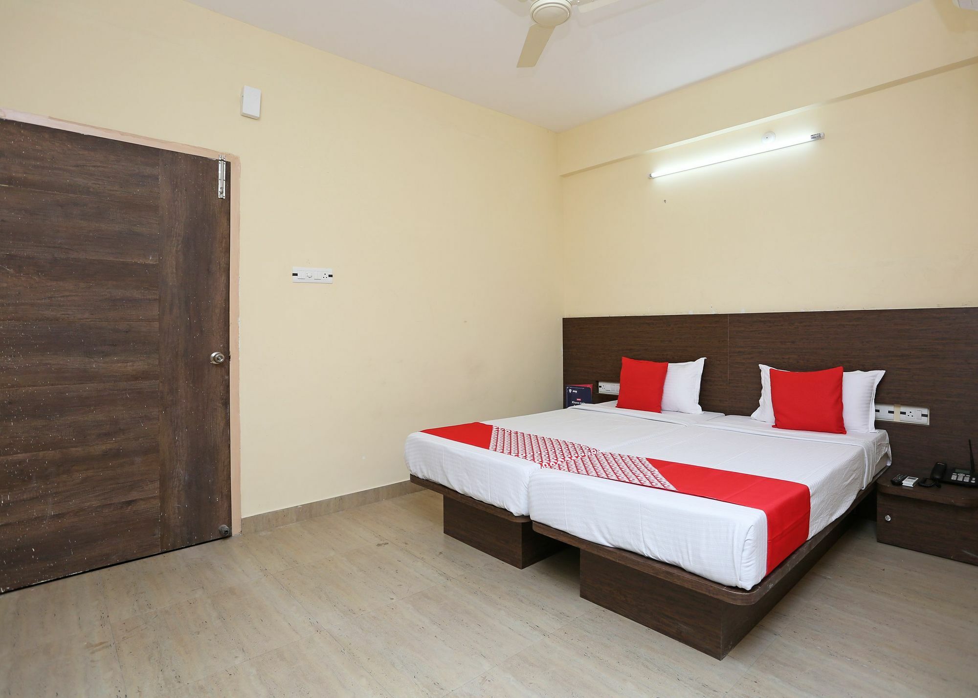Oyo 11343 Hotel Sai International Бхубанешвара Экстерьер фото