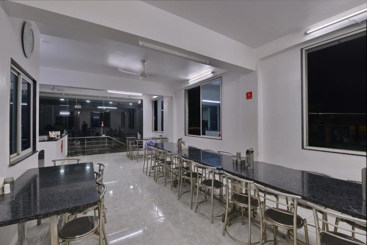 Oyo 11343 Hotel Sai International Бхубанешвара Экстерьер фото